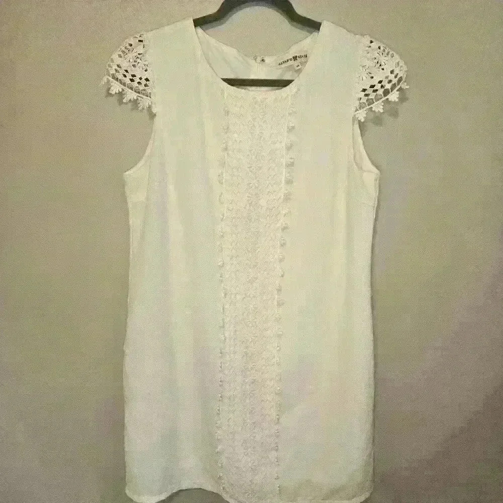 Altar'd State White Shift Dress Size M  Summer Feminine